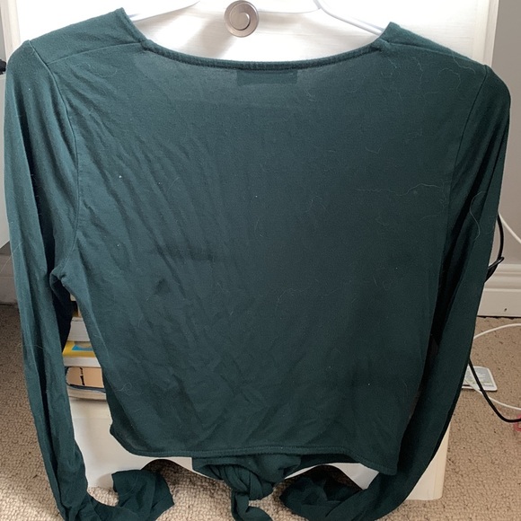 ARITIZIA long sleeve tie-shirt - Picture 3 of 3